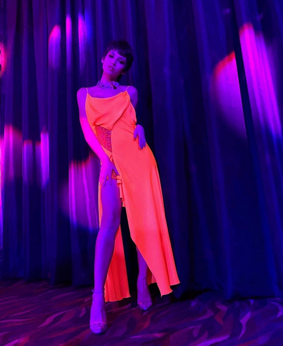 髮型、造型絕對影響外型!Netflix收視冠軍《紙房子》爆紅163cm女主角Tokyo變髮潮服營造長腿索女形象 髮型、造型絕對影響外型!Netflix收視冠軍《紙房子》爆紅163cm女主角Tokyo變髮潮服營造長腿索女形象